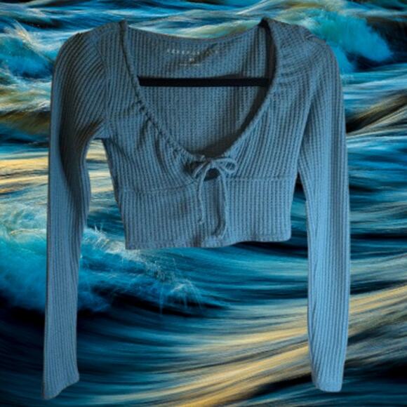 Aeropostale XS crop top long sleeve polyester blend stretch woman's casual top. - Picture 1 of 1